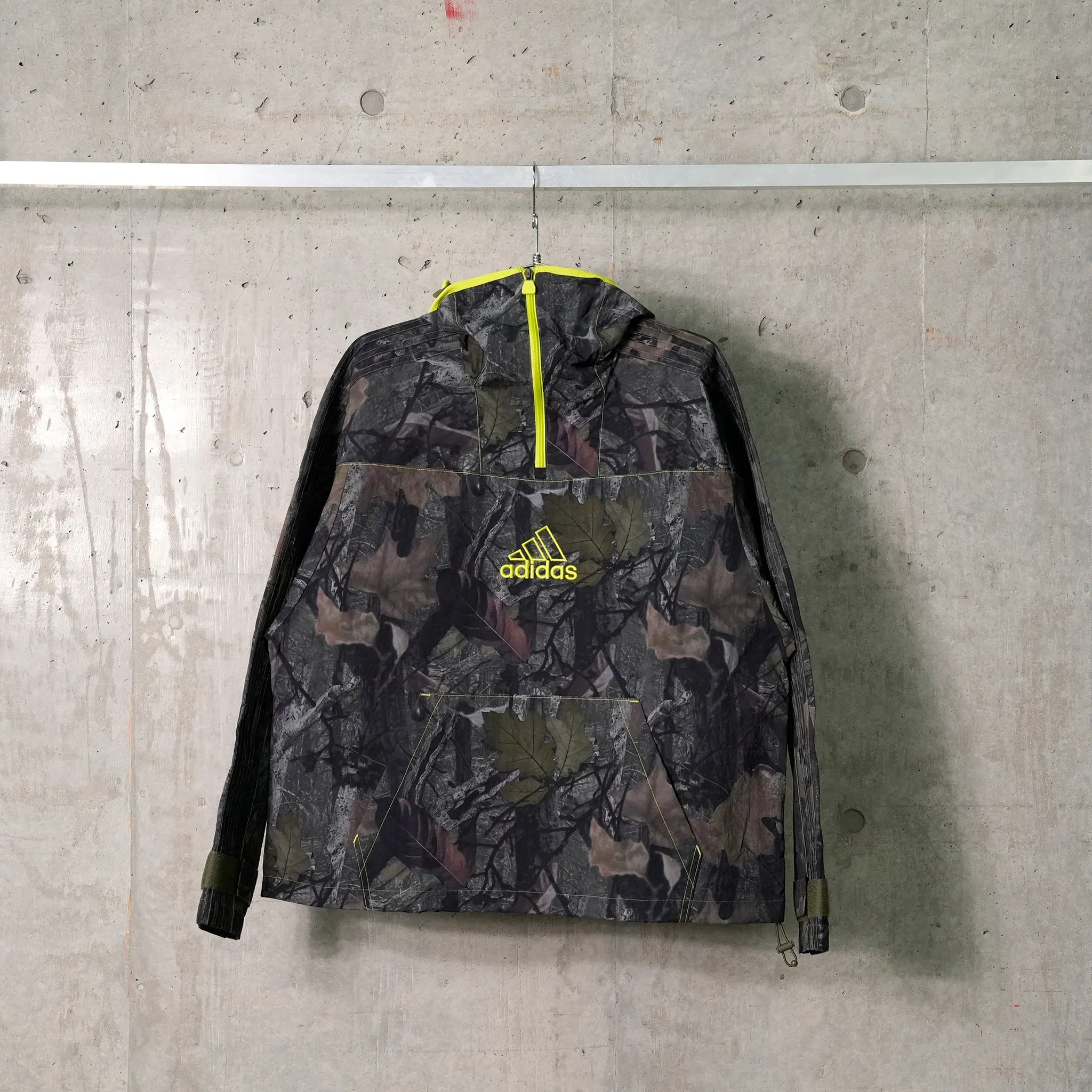 CAMO JACKET / OLISTR