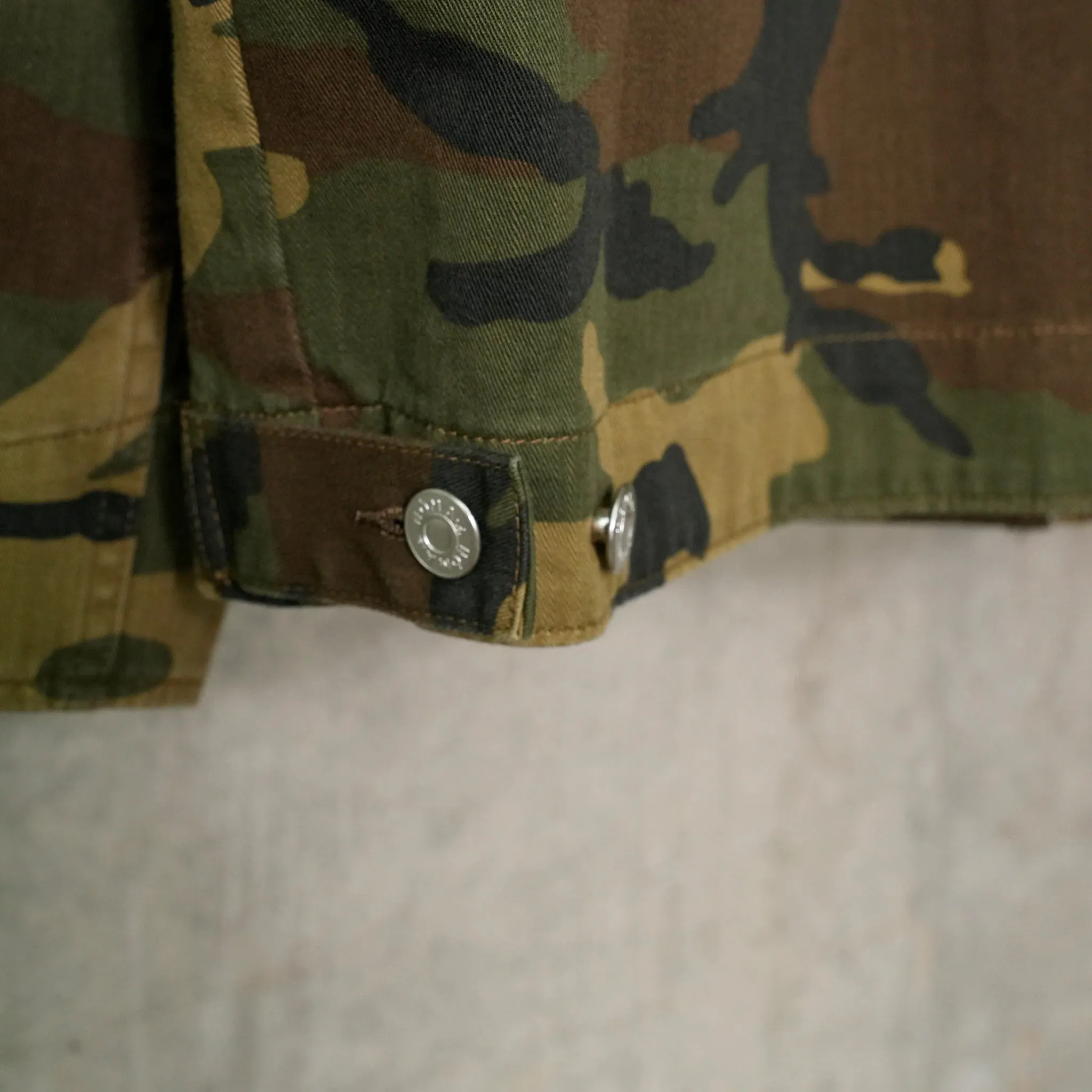 SIGN PRINT WORK JACKET / CAMO